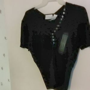 Liz Claiborne ribbed v-neck shirt